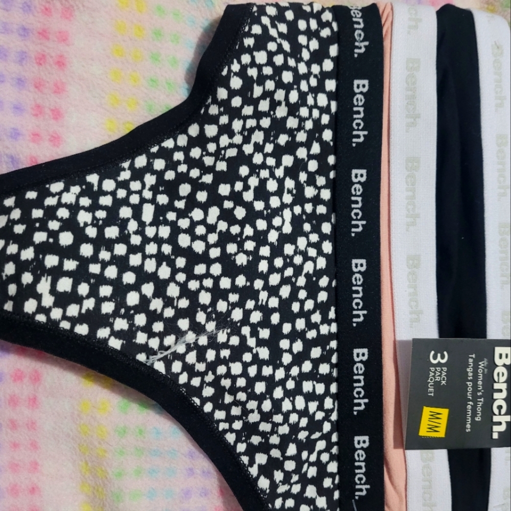 bench thongs